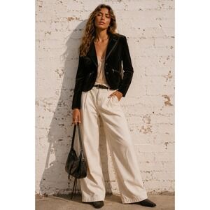DKNY Black Velvet Cropped Blazer Jacket Y2K Dark Academia Minimalist Pocket M‎